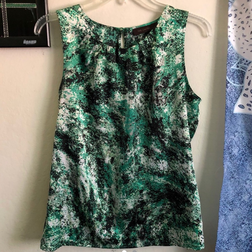 Green patterned sleeveless blouse